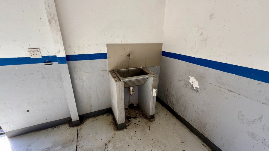 To Let commercial Property for Rent in Knysna Central Western Cape